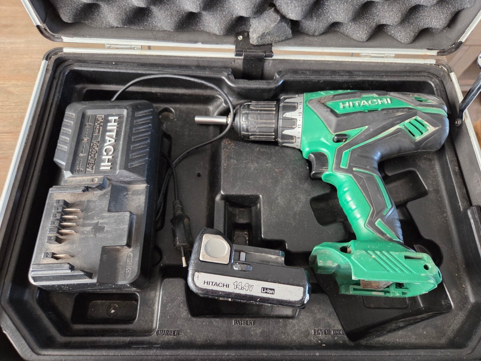 Makita koffer met Hitachi boor-schroefmachine., Ophalen
