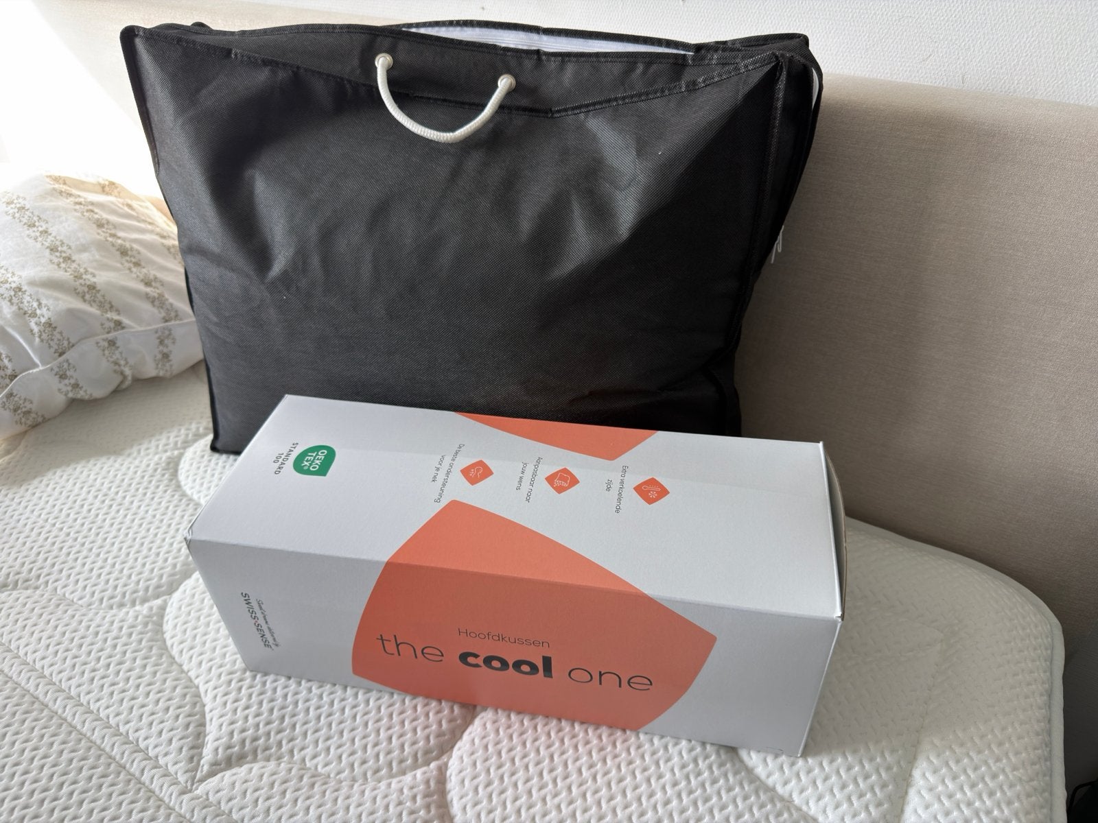2x Swiss Sense Hoofdkussen 'The Cool One' - Z.g.a.n., Ophalen of Verzenden, Zo goed als nieuw, Overige merken, Kussen