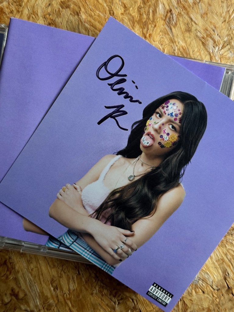Gesigneerde signed cd sour door olivia rodrigo, Zo goed als nieuw, Gesigneerd, Album, Verzenden