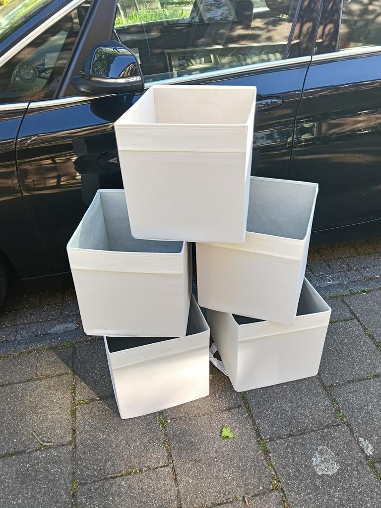 Ikea stoffen mandjes - 5 wit, 2 zwart, 1 rood (8 stuks), Ophalen, Overige materialen, Gebruikt, Mand