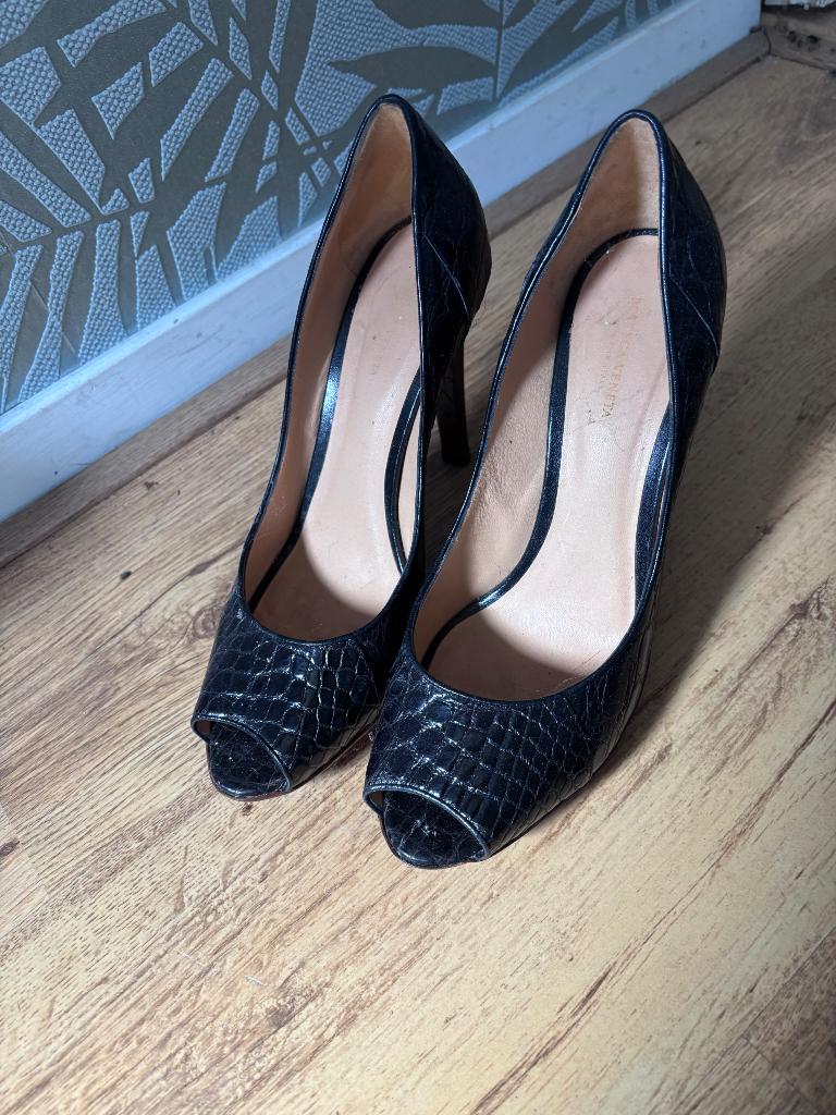 .bottega veneta pumps met peeptoe, Kleding | Dames, Schoenen, Pumps, Zwart, Ophalen of Verzenden, Zo goed als nieuw