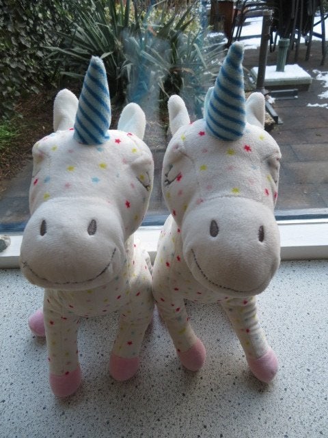 Unicorn of eenhoorn van Hema wit met stippen blauwe manen, Hema, Eenhoorn, Ophalen of Verzenden, Zo goed als nieuw