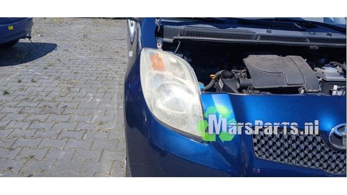 Koplamp rechts van een Toyota Yaris, Auto-onderdelen, Gebruikt, -, -, Ophalen of Verzenden