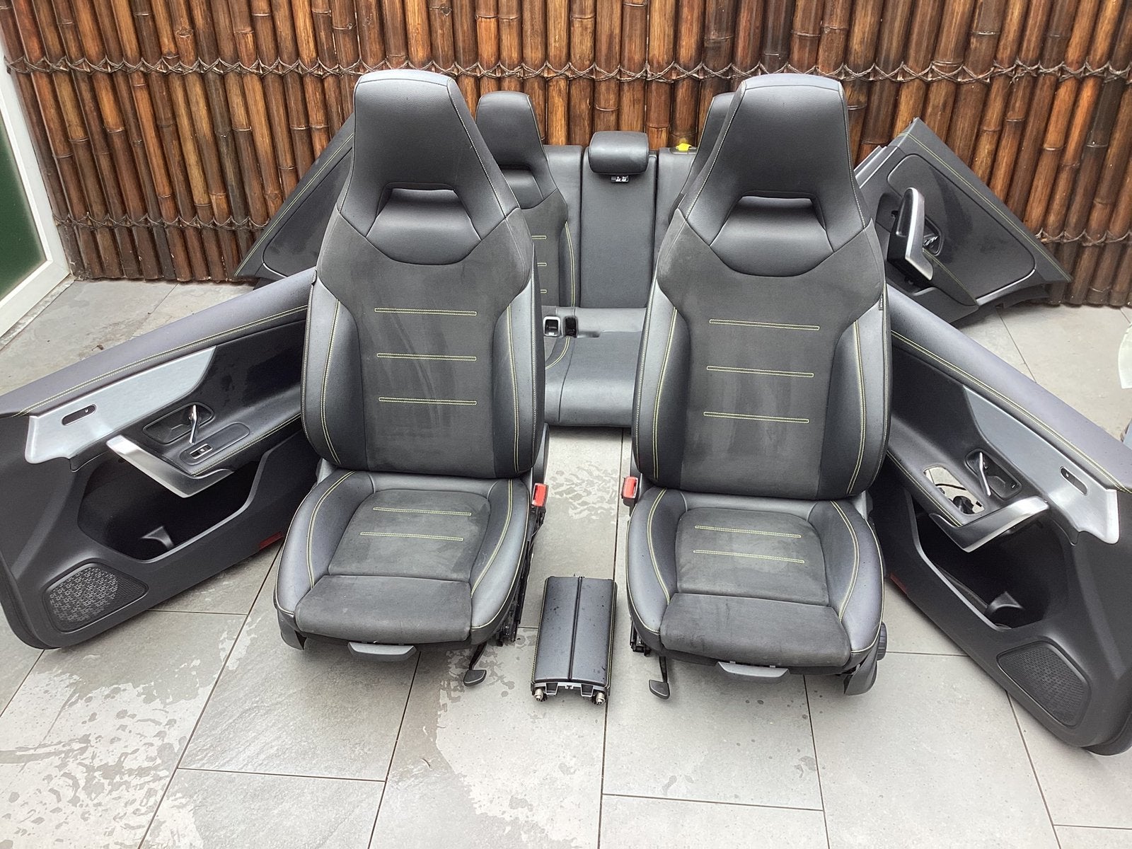 Mercedes A klasse W177 AMG INTERIEUR BEKLEDING, Auto-onderdelen, Ophalen, Gebruikt, Mercedes-Benz