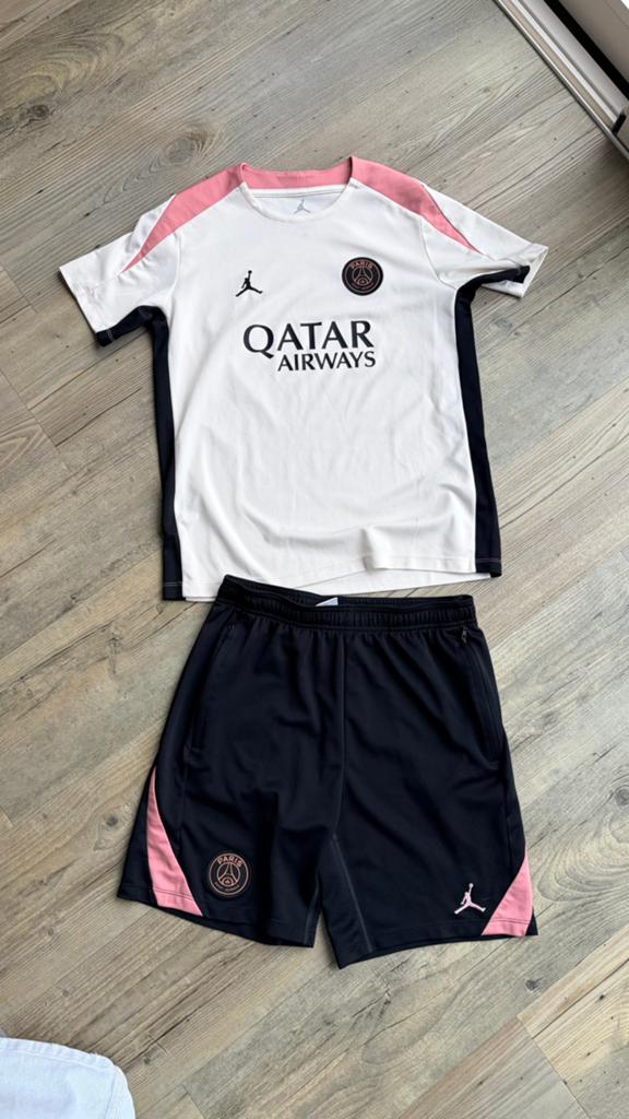 Paris Saint Germain trainingtenue, Ophalen of Verzenden, Zo goed als nieuw, Jongen of Meisje, Setje