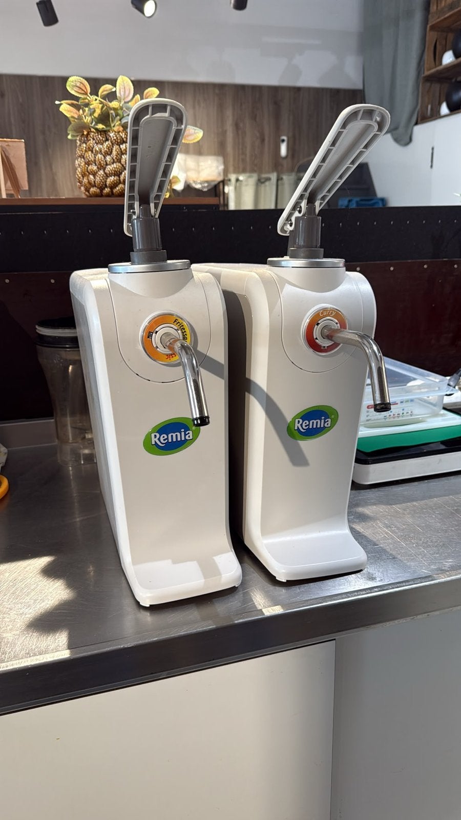 Remia sauspompen (2 stuks) voor horeca, Ophalen, Gebruikt