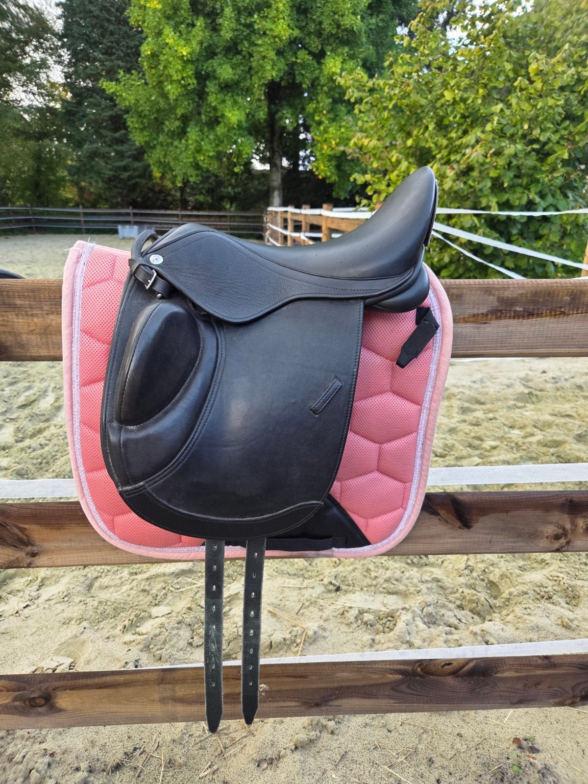 Ruby Roo Dylan dressuurzadel 15inch, Ophalen, Zo goed als nieuw, Dressuur