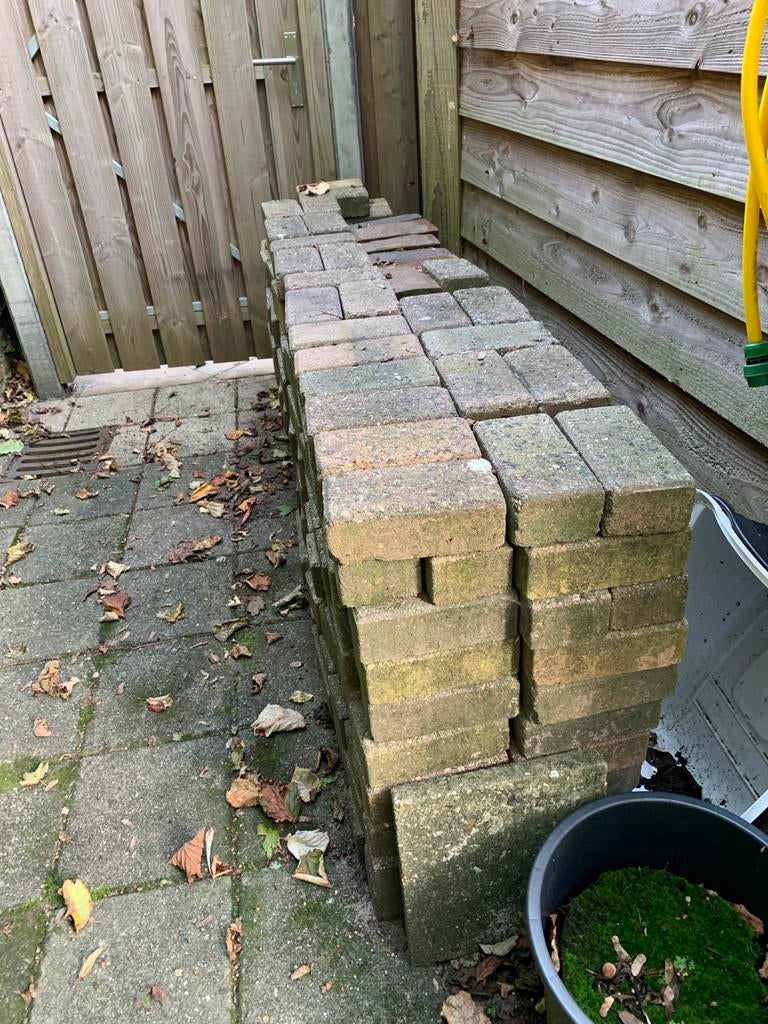 Gratis af te halen: Partij gebruikte klinkers, Tuin en Terras, Tegels en Klinkers, Gebruikt, Klinkers, Beton, 5 tot 10 m², Ophalen