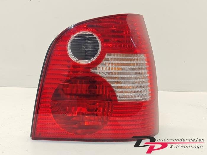 Achterlicht rechts van een Volkswagen Polo