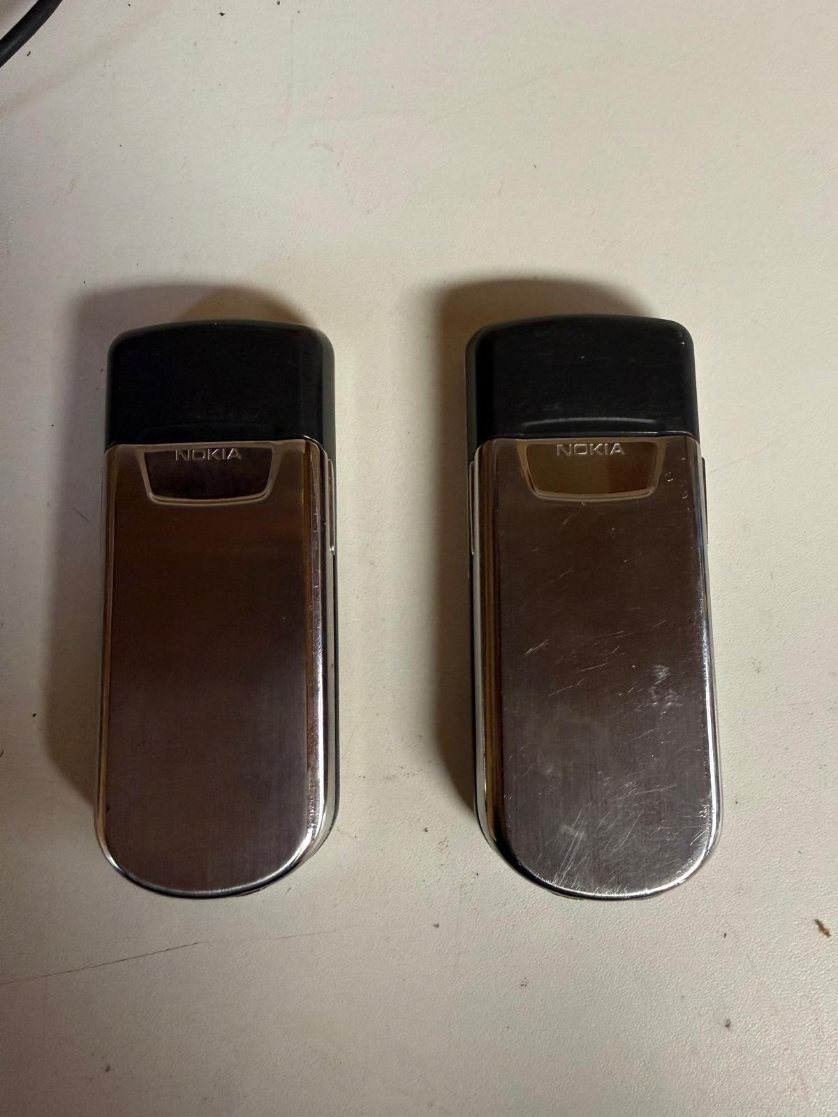 Nokia 8800 Sirocco - Klassieke Schuiftelefoon (2 stuks), Gebruikt, Schuifmodel, Fysiek toetsenbord, Ophalen of Verzenden