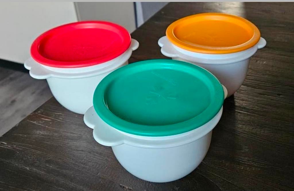 Tupperware 3 bakjes  luchtdicht  €12.50 excl. Verzendkosten, Ophalen of Verzenden, Bak of Kom