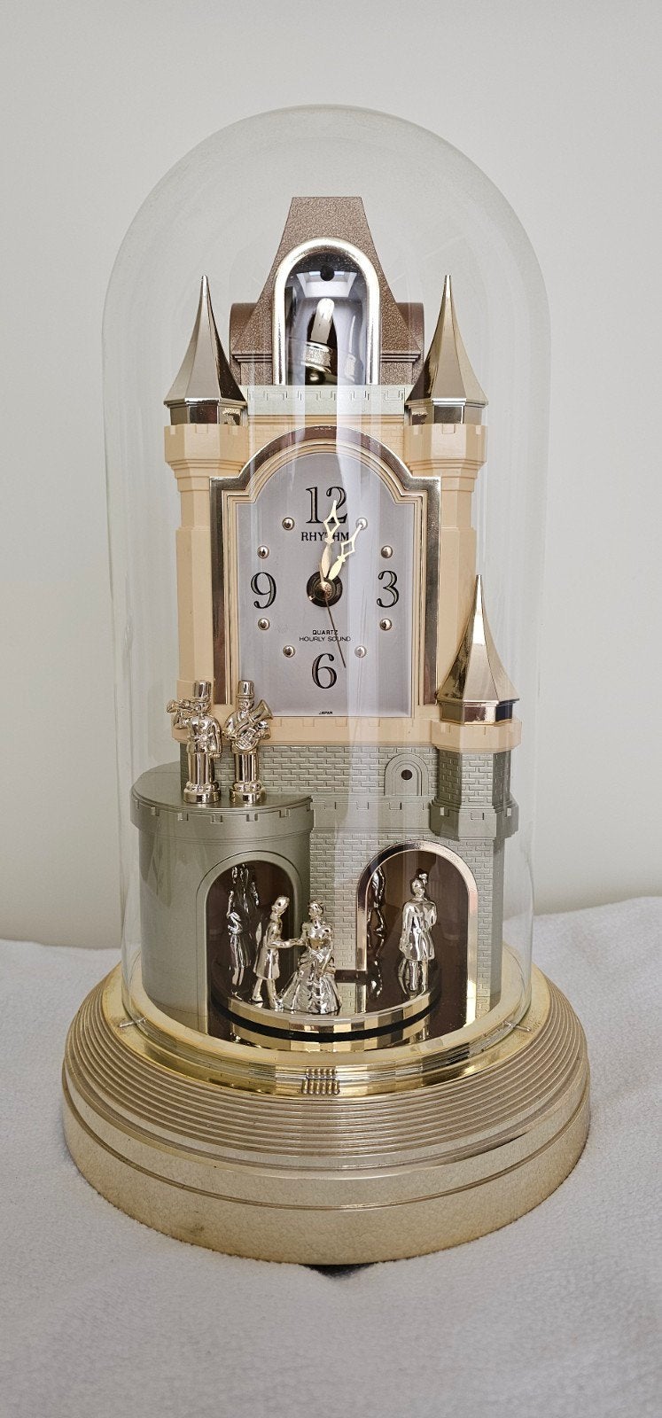 Rhythm Quartz Klok Kasteel met Muziek en Beweging, Ophalen