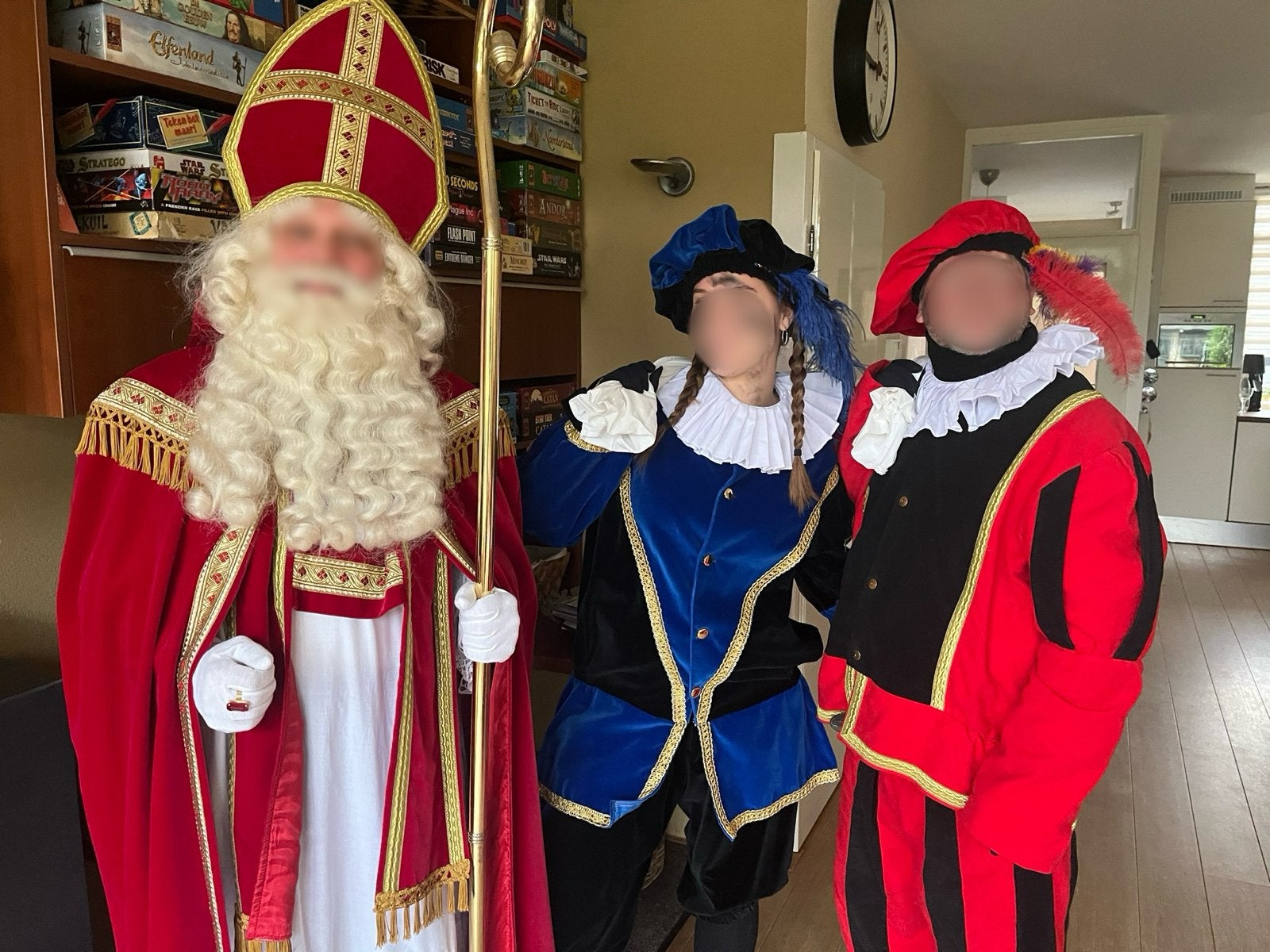 Compleet Sinterklaas en Piet kostuum set, Ophalen, Zo goed als nieuw, Kostuum, Kerst of Sinterklaas