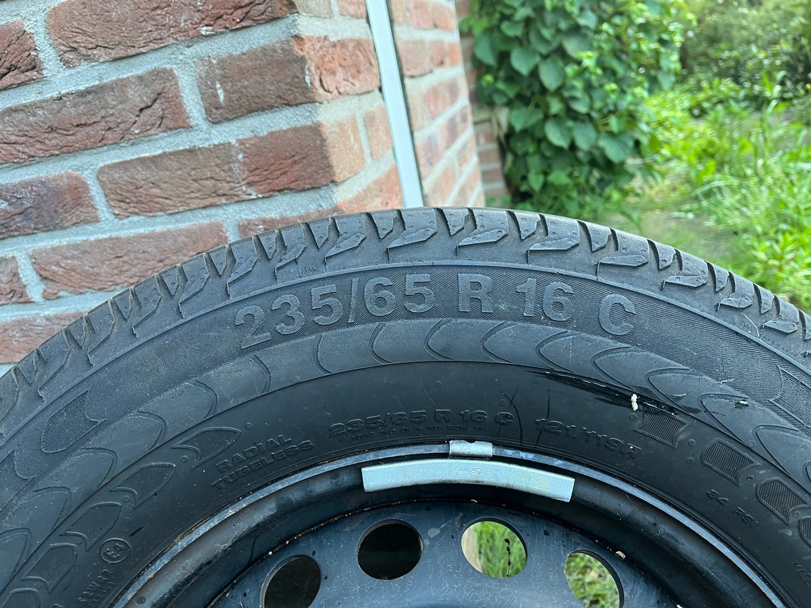 Continental Vanco 2 band op stalen velg 235/65 R16 C., Ophalen, 16 inch, Banden en Velgen, 235 mm