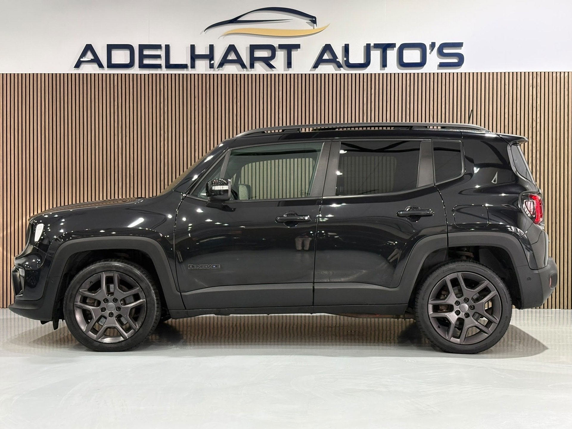Jeep Renegade 4xe 240 Plug-in Hybrid Electric S / Panorama d, Auto's, Automaat, Dealer onderhouden, Gebruikt, Zwart