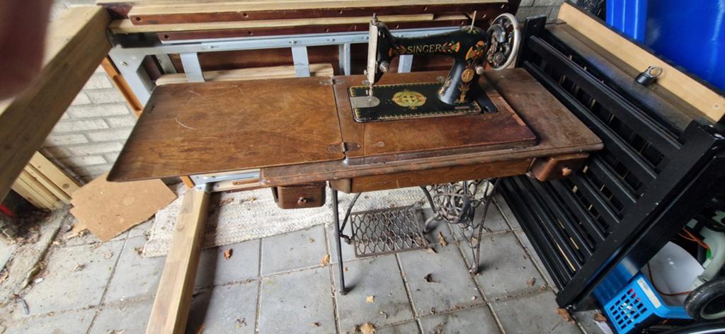 Antieke Singer Naaimachine met Tafel, Ophalen