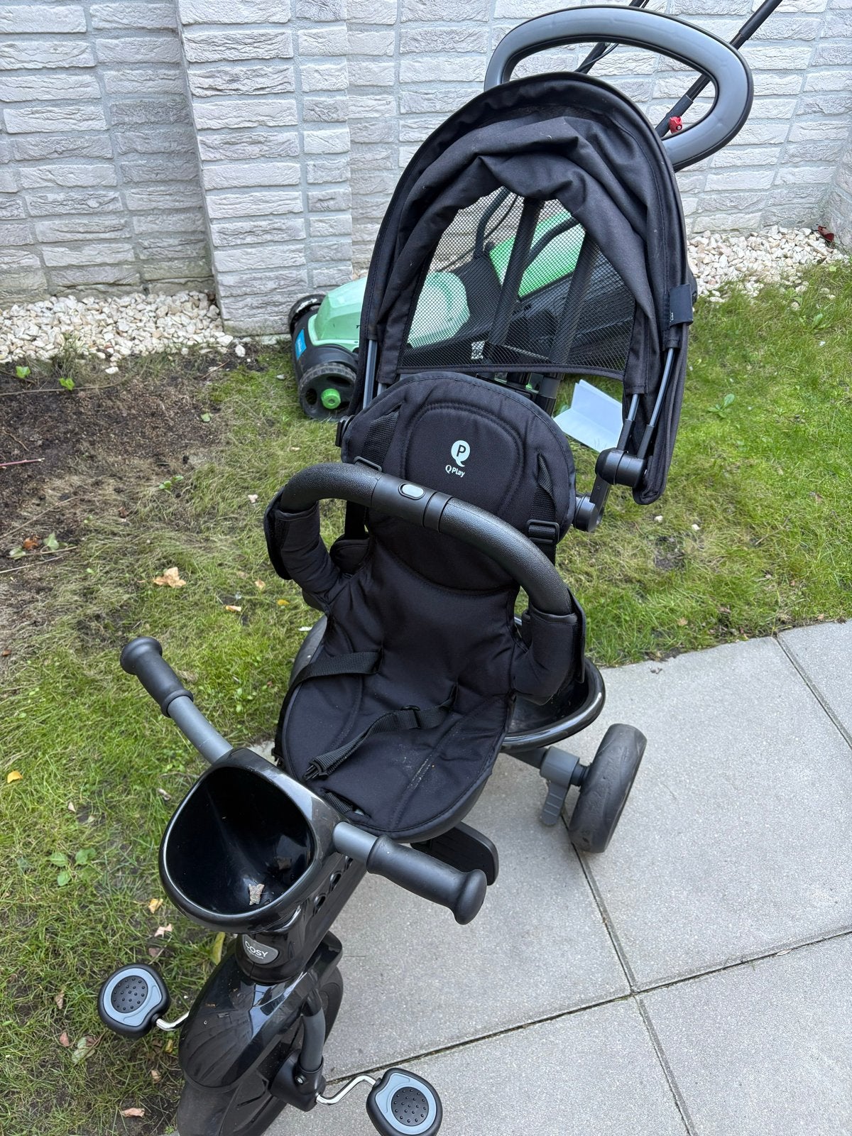 Q Play driewieler met duwstang - Zwart, Kinderen en Baby's, Overige merken, Gebruikt, Combiwagen, Verstelbare duwstang