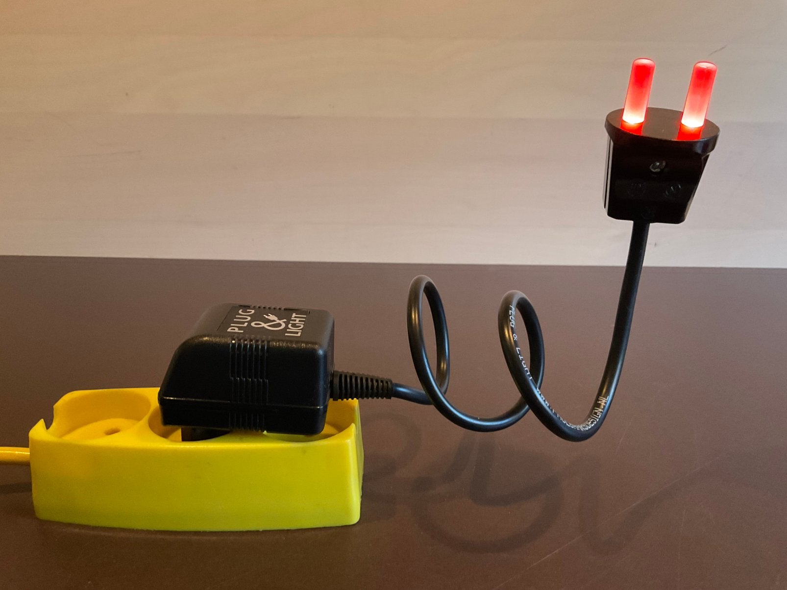 Lampje Plug&Light rood van Paul Baars handig nachtlampje, Ophalen of Verzenden, Zo goed als nieuw
