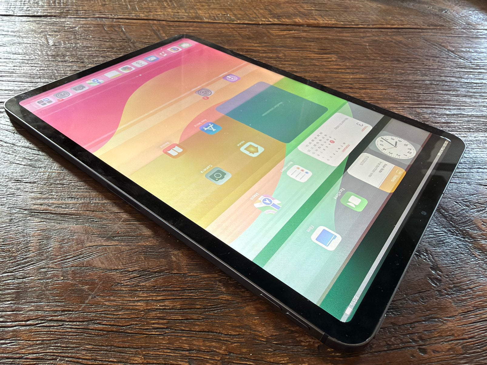 Foto 6 van Apple iPad Pro 11” A1934 512GB WiFi en LTE met storing