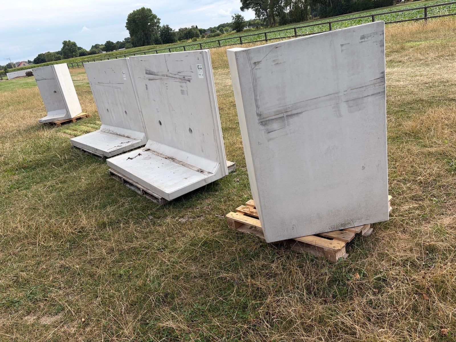 Nieuwe keerwanden 150cm hoog: 2x recht, 2x hoekstuk, Tuin en Terras, Tuinhekken en Hekwerk, Ophalen, Nieuw, IJzer