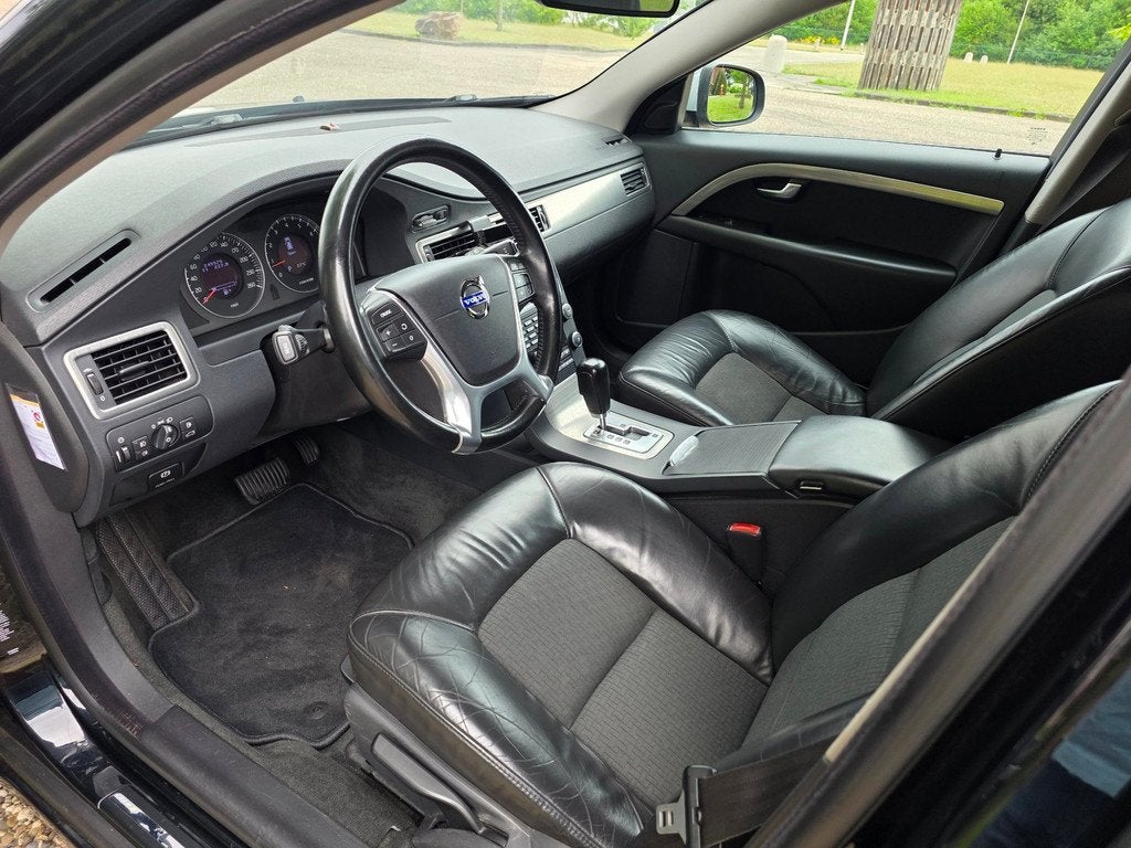 Volvo V70 2.5T Momentum AUTOMAAT/xenon, Auto's, Overige brandstoffen, 1567 kg, 93 €/maand, Euro 4