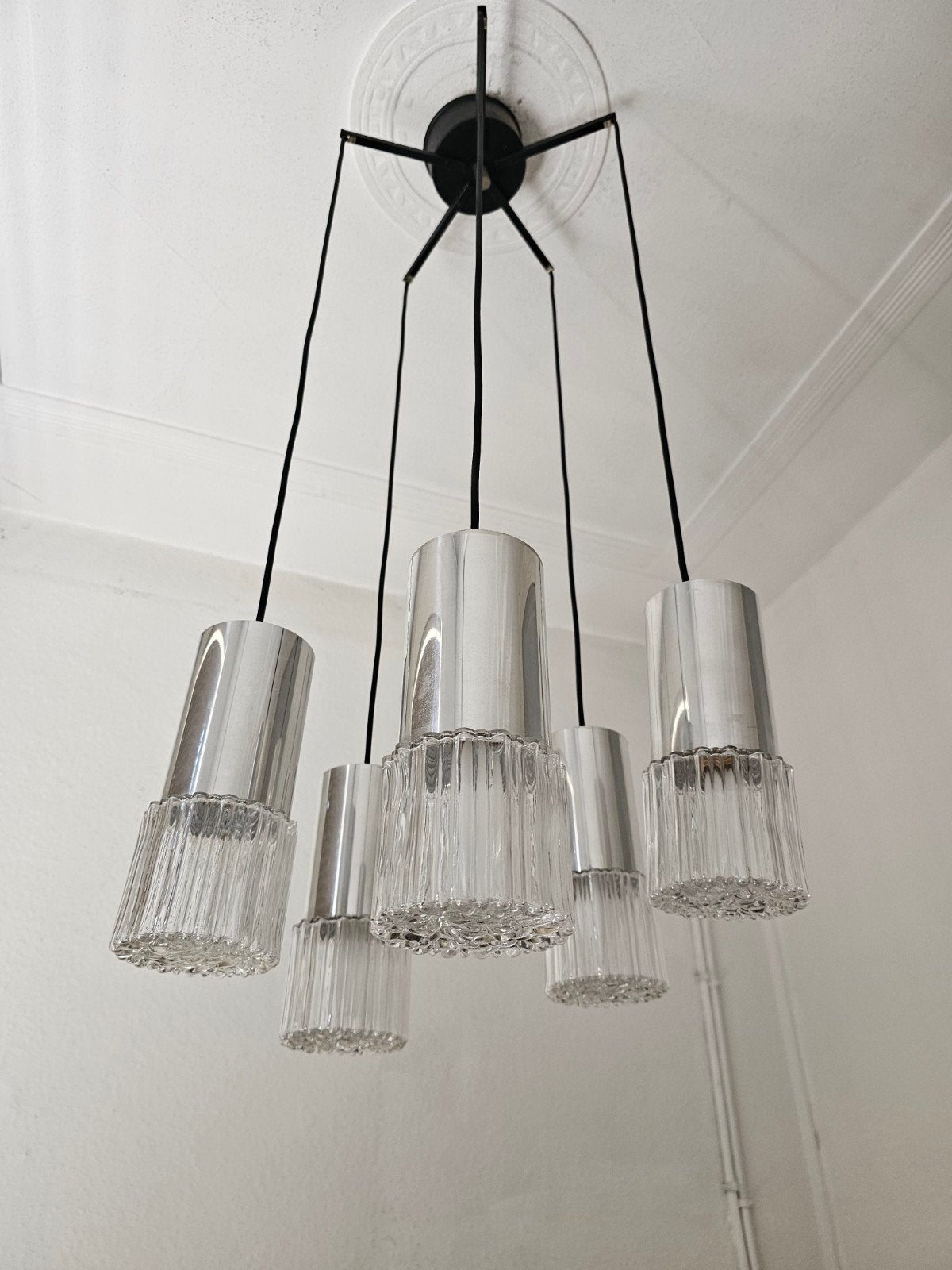 Vintage Hanglamp met 5 Glas Kappen - Chroom & Geribbeld glas, Ophalen, Gebruikt, E14 (klein), Glas