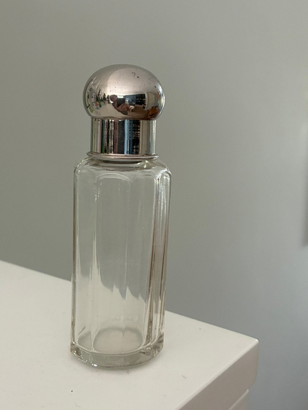 Parfumflesje verzilverde dop glas vintage, Ophalen of Verzenden