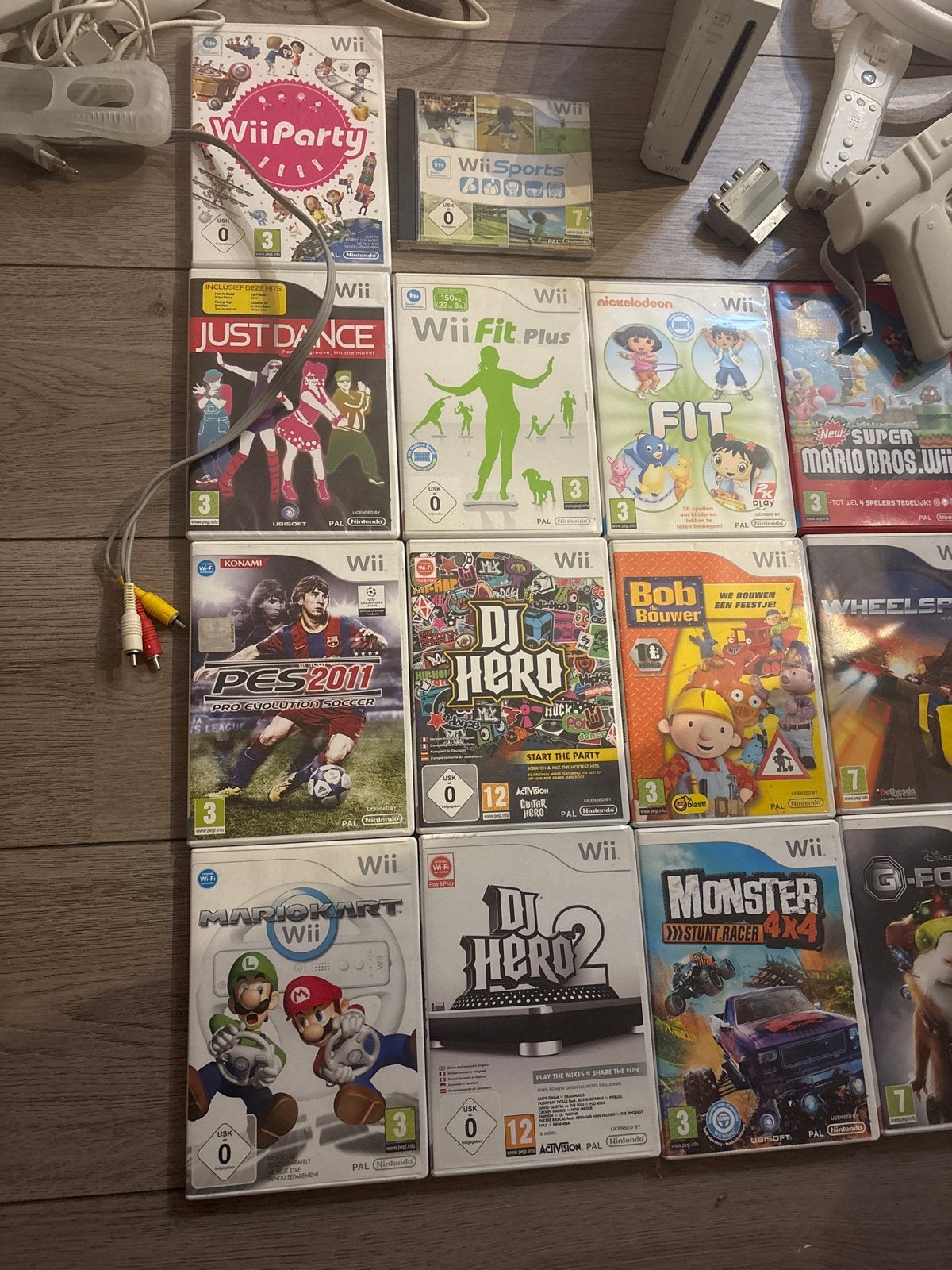 Wii Console Bundel met 18 Spellen en Accessoires, Ophalen of Verzenden, Gebruikt, Met 3 controllers of meer, Met games