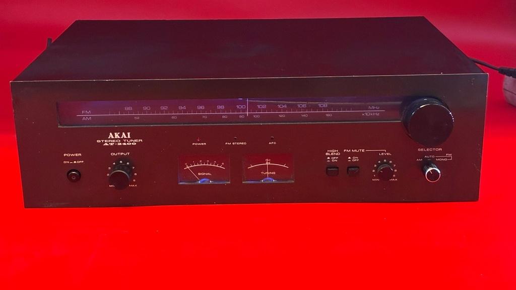Akai AT-2400 stereographic tuner, Ophalen of Verzenden, Gebruikt