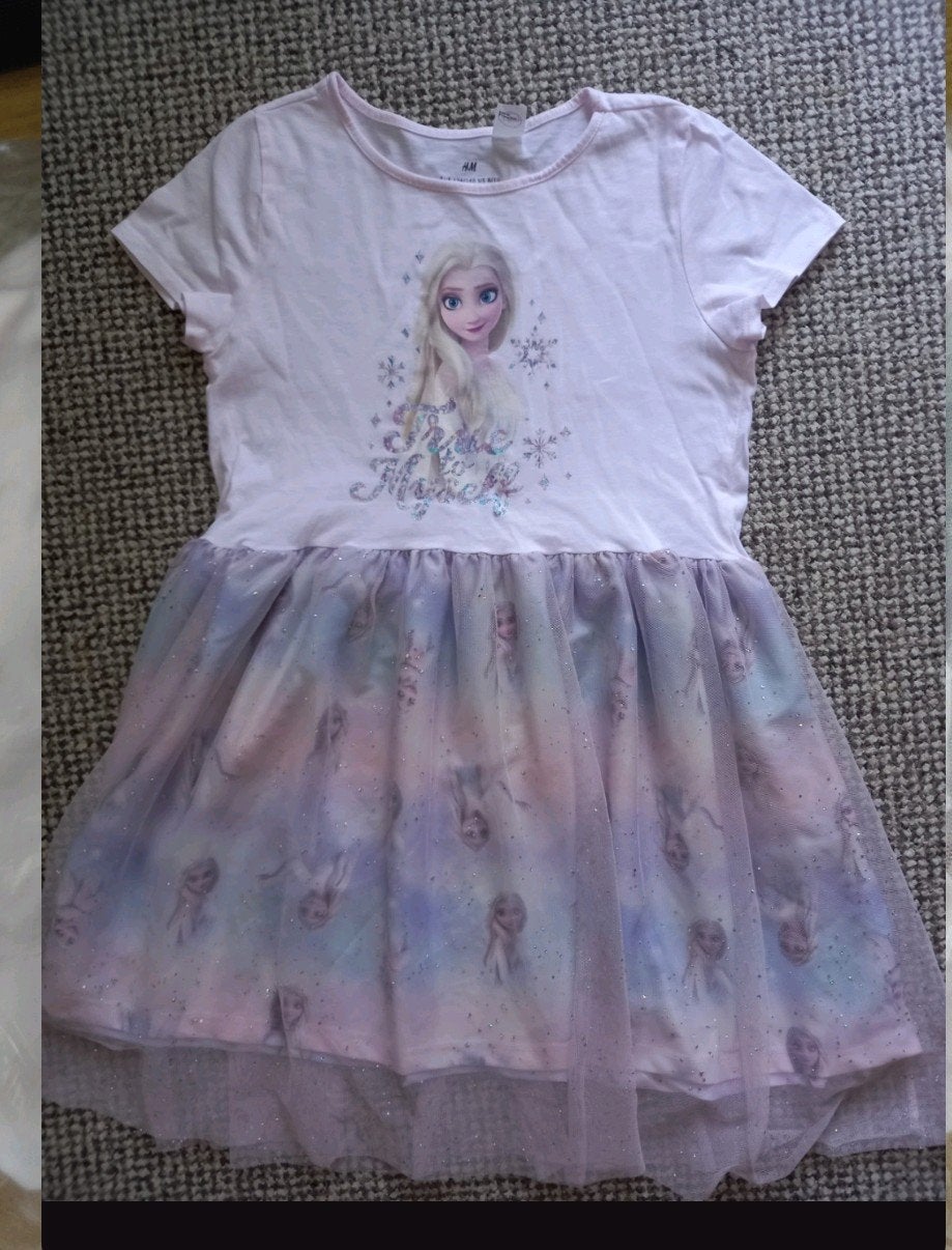 Elsa frozen jurk nieuw in verpakking 134/140, Ophalen, Nieuw, Meisje, Jurk of Rok