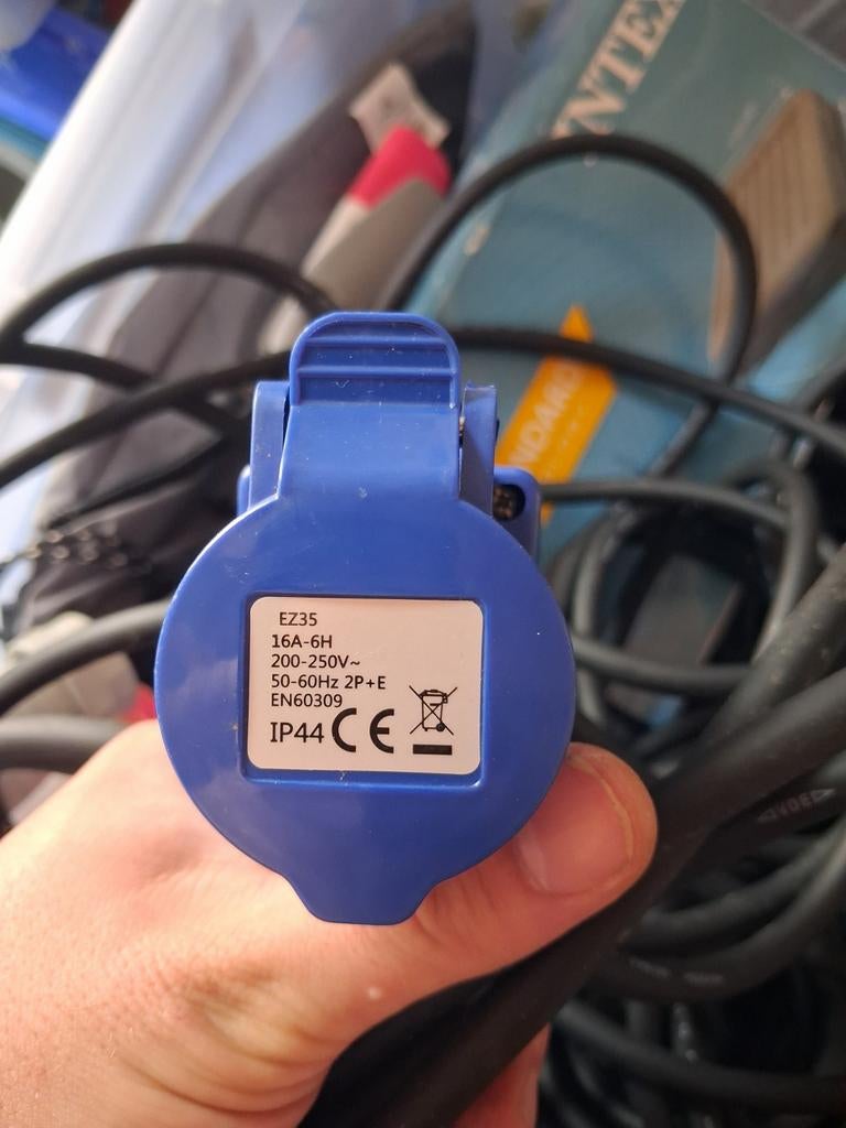 Kleine verlengkabel met 2 uiteinden (CEE en Schuko), Ophalen of Verzenden, Gebruikt, Kabel of Snoer