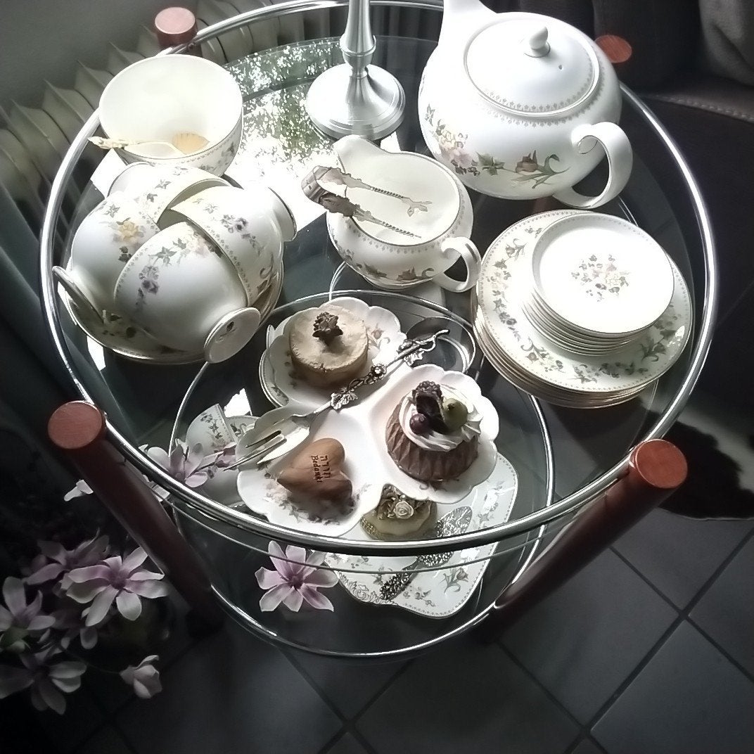 wedgwood mirabelle compleet theeservies, Huis en Inrichting, Ophalen, Zo goed als nieuw, Porselein, Kop(pen) en/of Schotel(s)