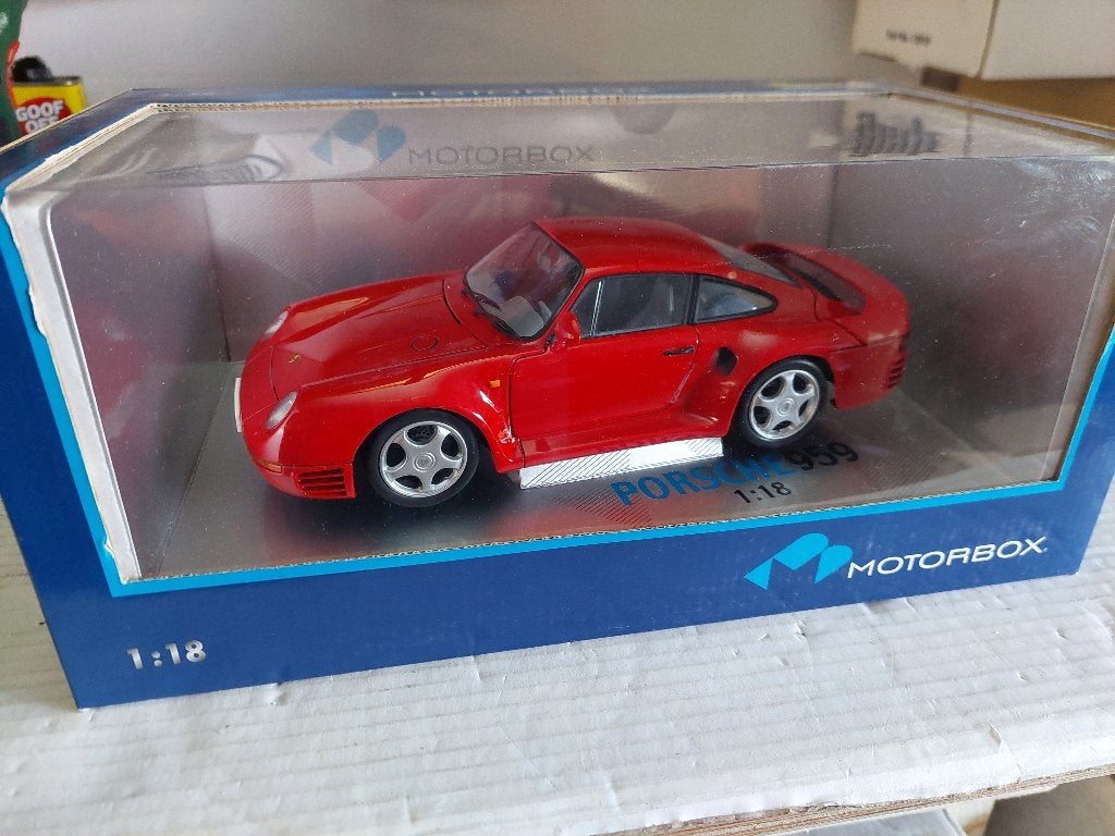 Modelbox Porsche 959, Hobby en Vrije tijd, Modelauto's | 1:18, Ophalen, Zo goed als nieuw, Auto, Overige merken