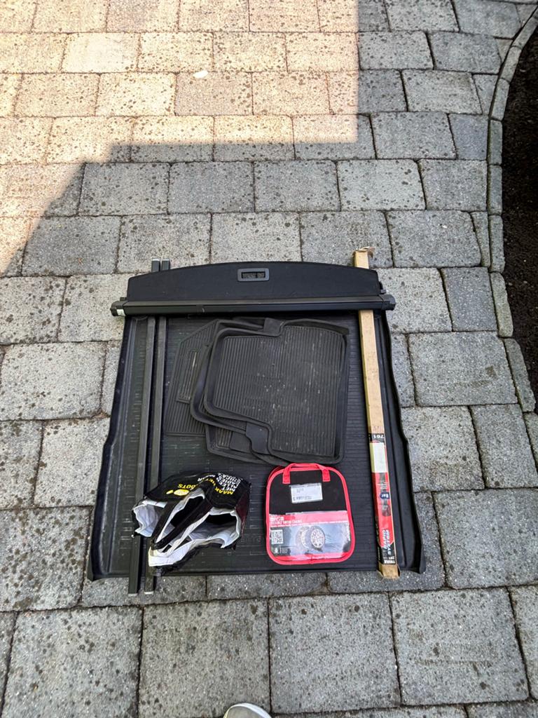 Peugeot 308 SW Accessoires: Hoedenplank, Dakdragers, Matten, Ophalen, Gebruikt