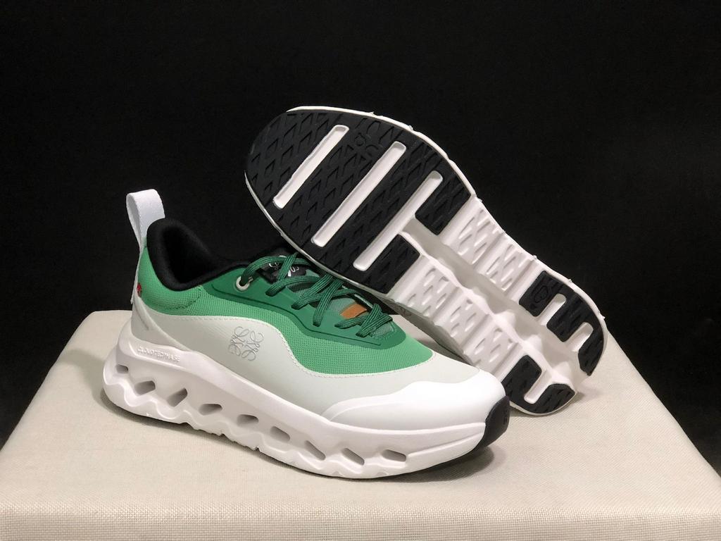 Loewe x on running cloudtilt 2.0 green maat 41, Ophalen of Verzenden, Nieuw, Overige kleuren, Sneakers of Gympen