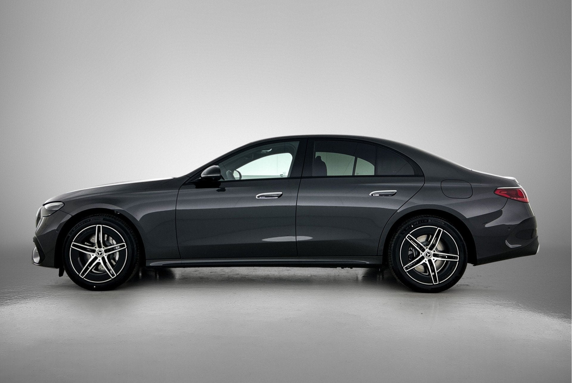 Mercedes-Benz E-Klasse 300 e Business Solution AMG | Comfort, Auto's, Automaat, Achterwielaandrijving, Bedrijf, Nieuw