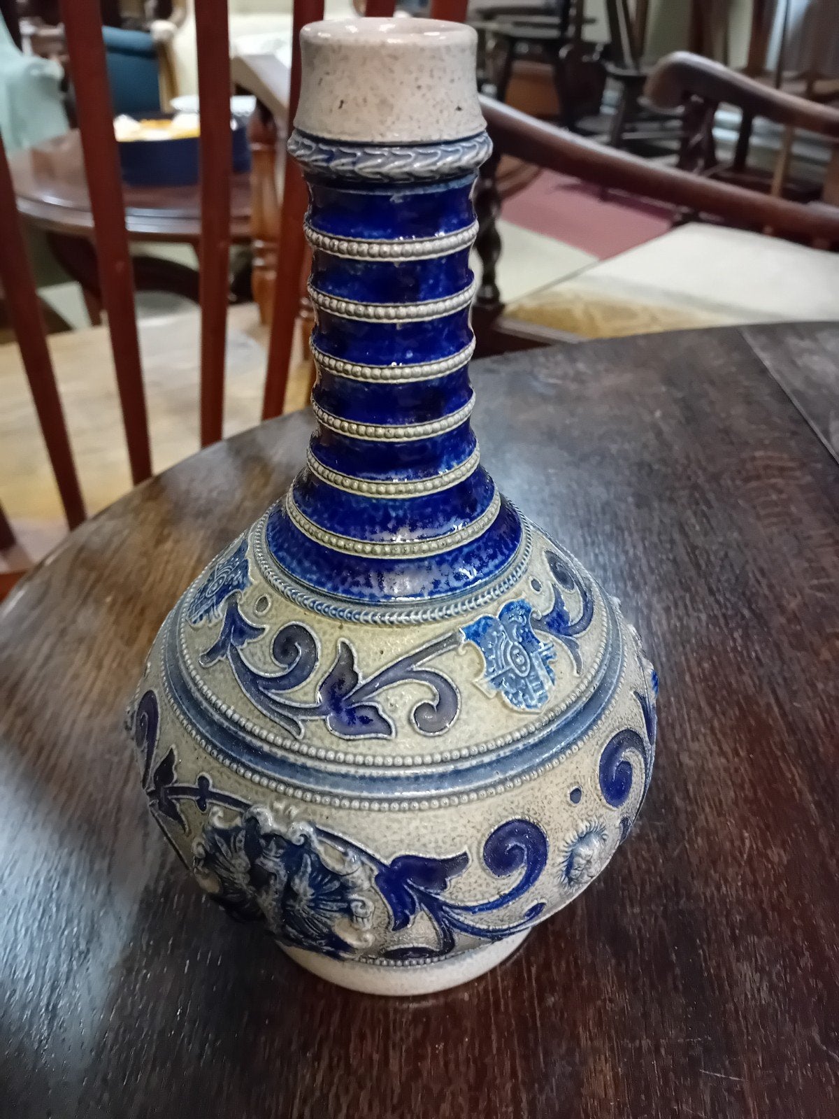 Antieke zoutglazuur kruik met kobaltblauwe decoratie, Ophalen of Verzenden