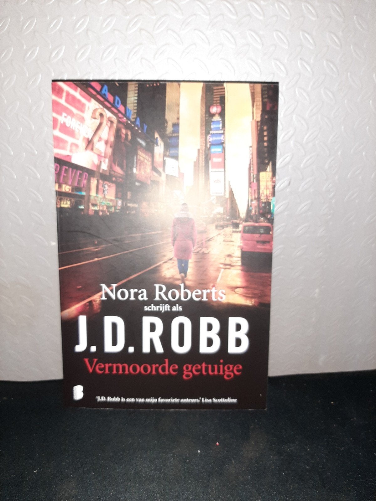 J.D. Robb - Vermoorde getuige (Nora Roberts), Boeken, Ophalen of Verzenden, Zo goed als nieuw