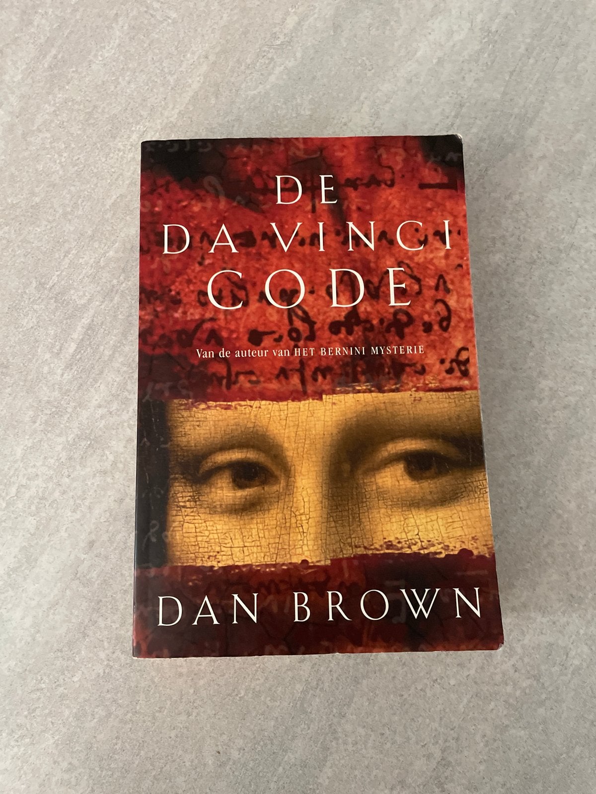 De Da Vinci Code - Dan Brown (Paperback), Boeken, Thrillers, Gelezen, Nederland, Ophalen of Verzenden