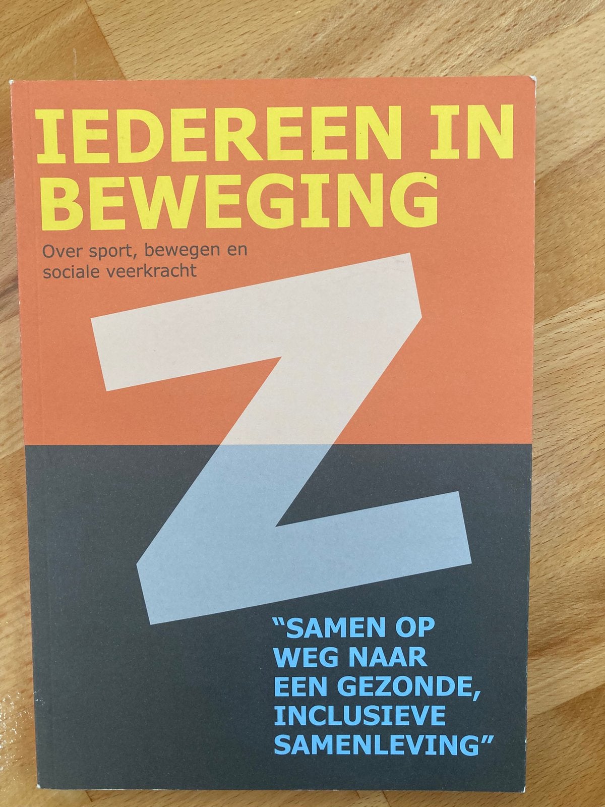 boek: ‘Iedereen in beweging’, Ophalen of Verzenden, Zo goed als nieuw