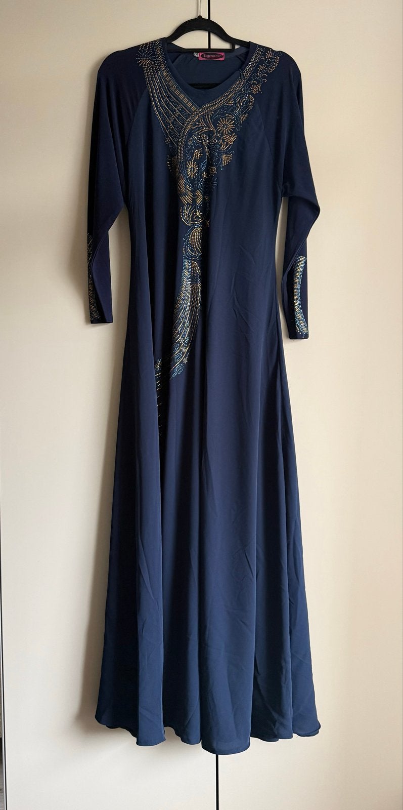 Founara Lange Jurk met Gouden en Blauwe Versieringen, Kleding | Dames, Verzenden, Zo goed als nieuw, Blauw, Onder de knie