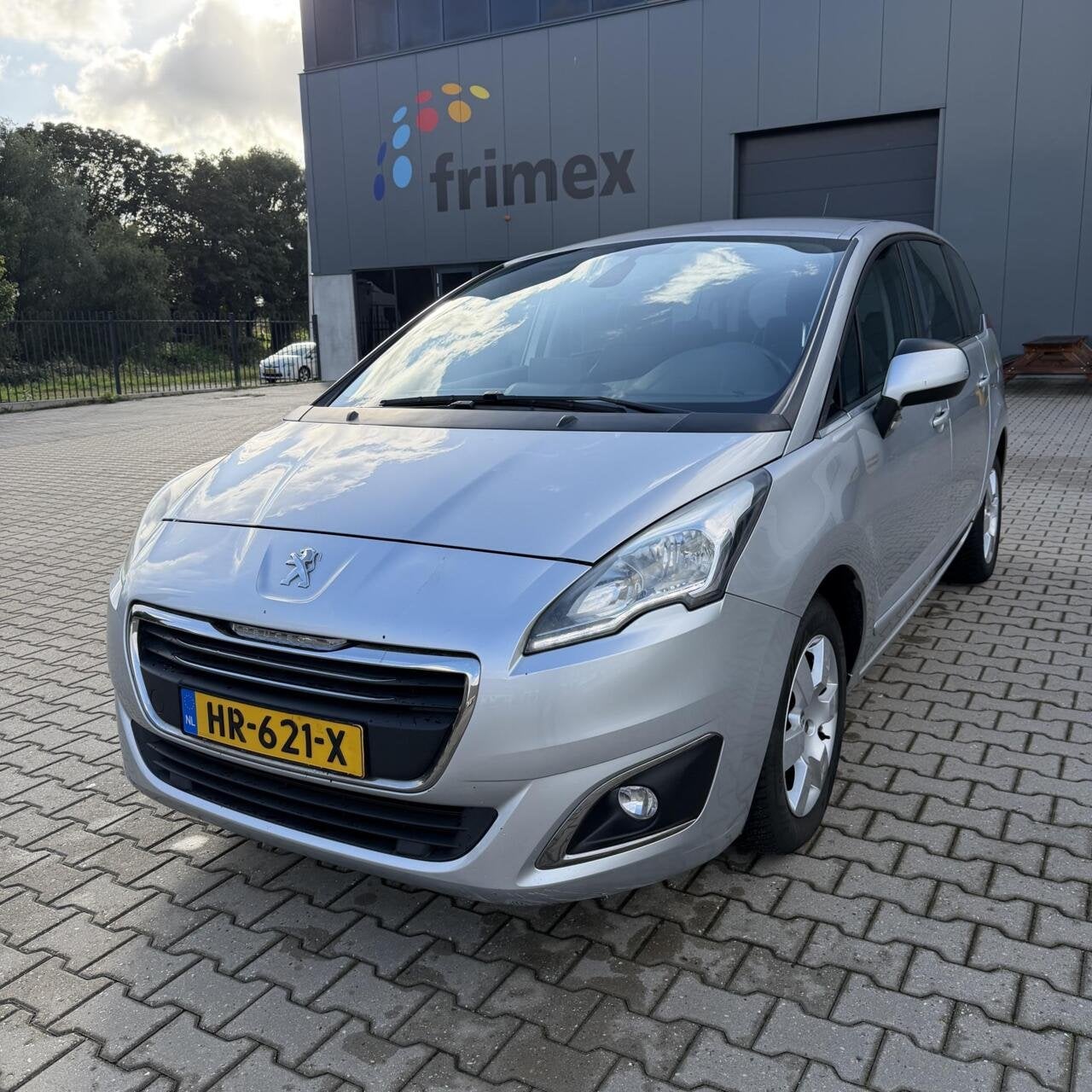 Peugeot 5008 1.6 7 Persoon | NW KETTING & APK !, Auto's, Voorwielaandrijving, Euro 5, Gebruikt, 4 cilinders