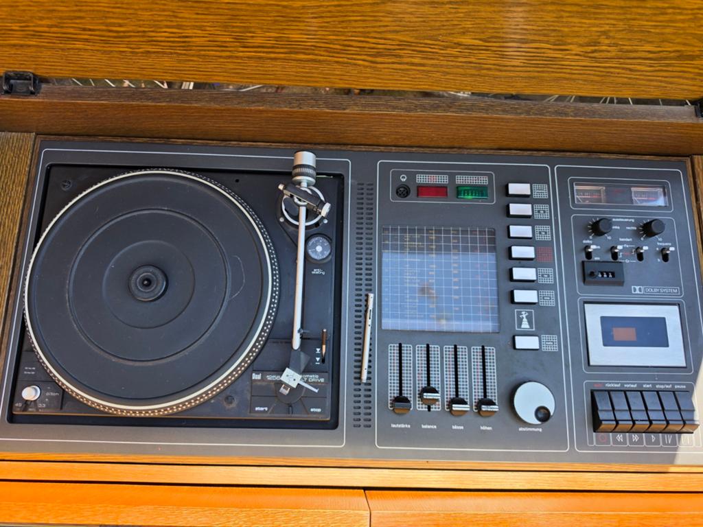 Te koop  een mooie radio meubel met pick-up en cassettedeck, Gebruikt, Pitch-regelaar, Platenspeler-onderdeel, Ophalen