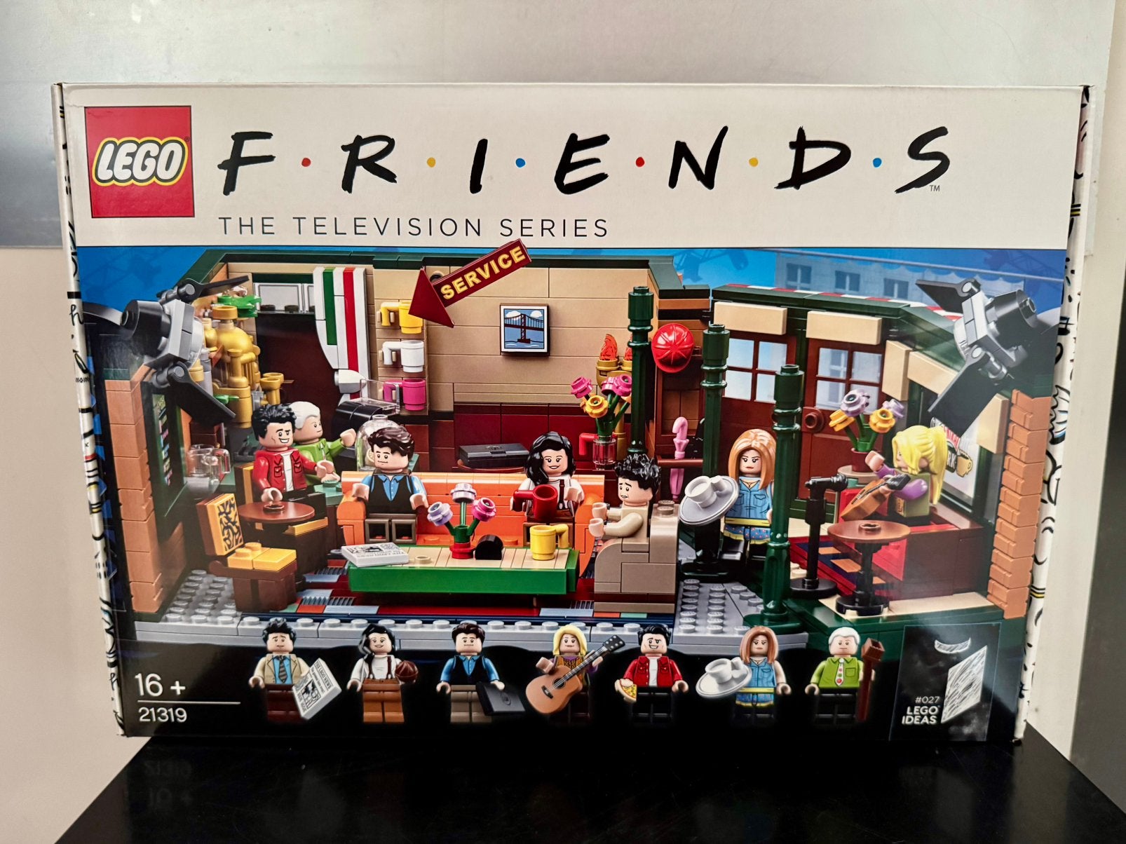 Nieuw LEGO van de tv serie Friends Central Perk set 21319, Lego, Nieuw, Ophalen of Verzenden, Complete set