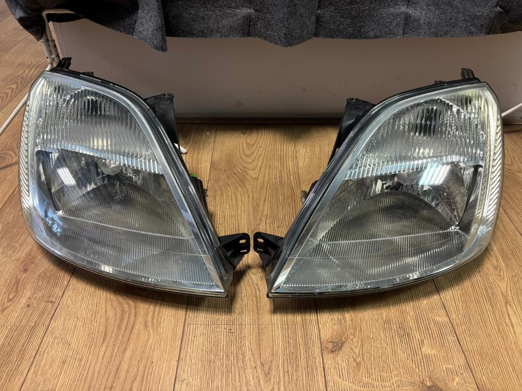Koplampen Ford Fiesta MK5 2001 - 2008, Ophalen, Gebruikt, Ford