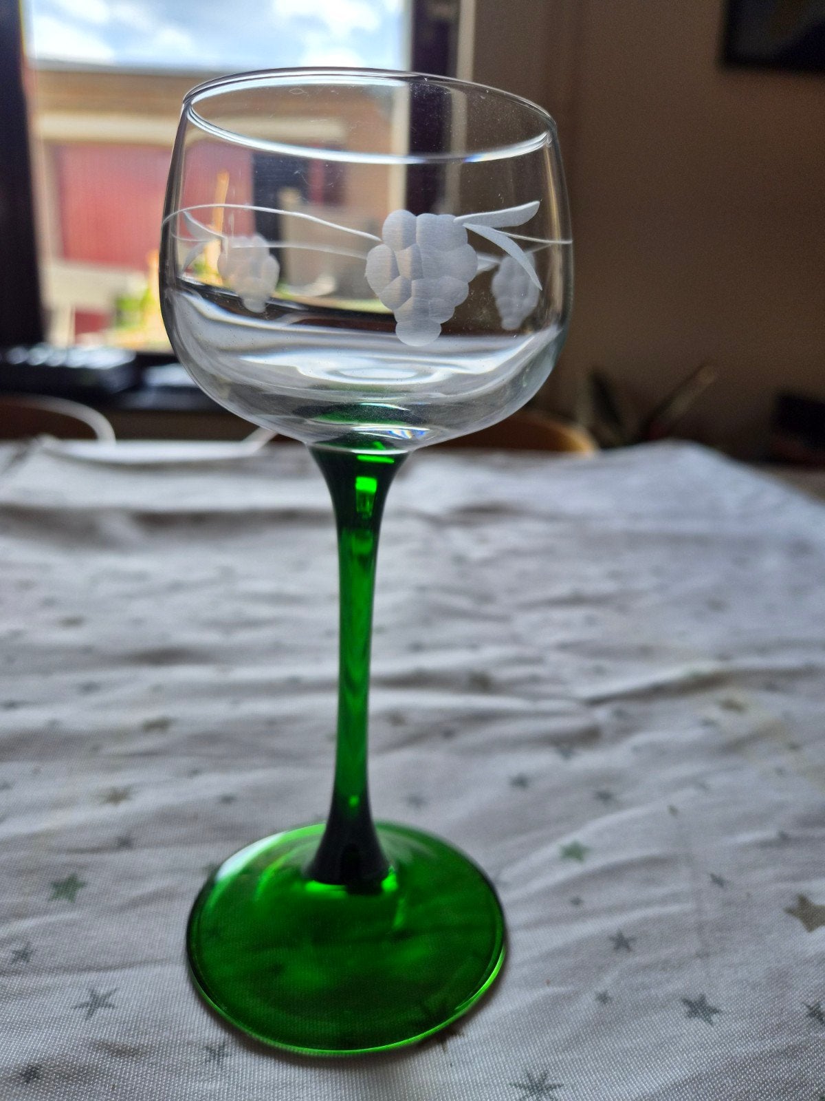 Set van 6 Franse vintage wijnglazen met groene voet, Ophalen of Verzenden, Zo goed als nieuw, Overige typen