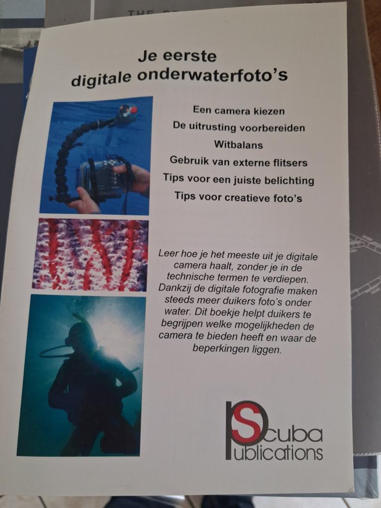 Je eerste digitale onderwaterfoto's - Scuba Publications, Watersport en Boten, Duiken, Ophalen of Verzenden, Zo goed als nieuw