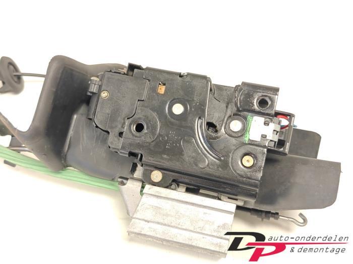 Deurslot Mechaniek 2Deurs links van een Audi A4, Gebruikt, -, -, -
