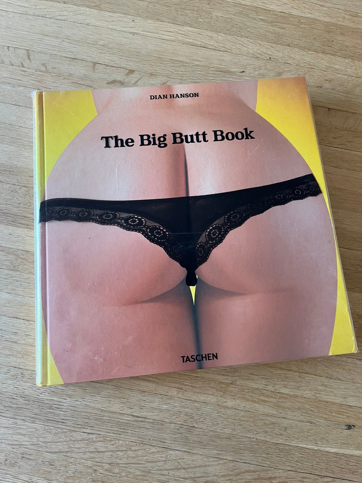 The Big Butt Book van Dian Hanson, Verzenden, Zo goed als nieuw, Fotografie algemeen