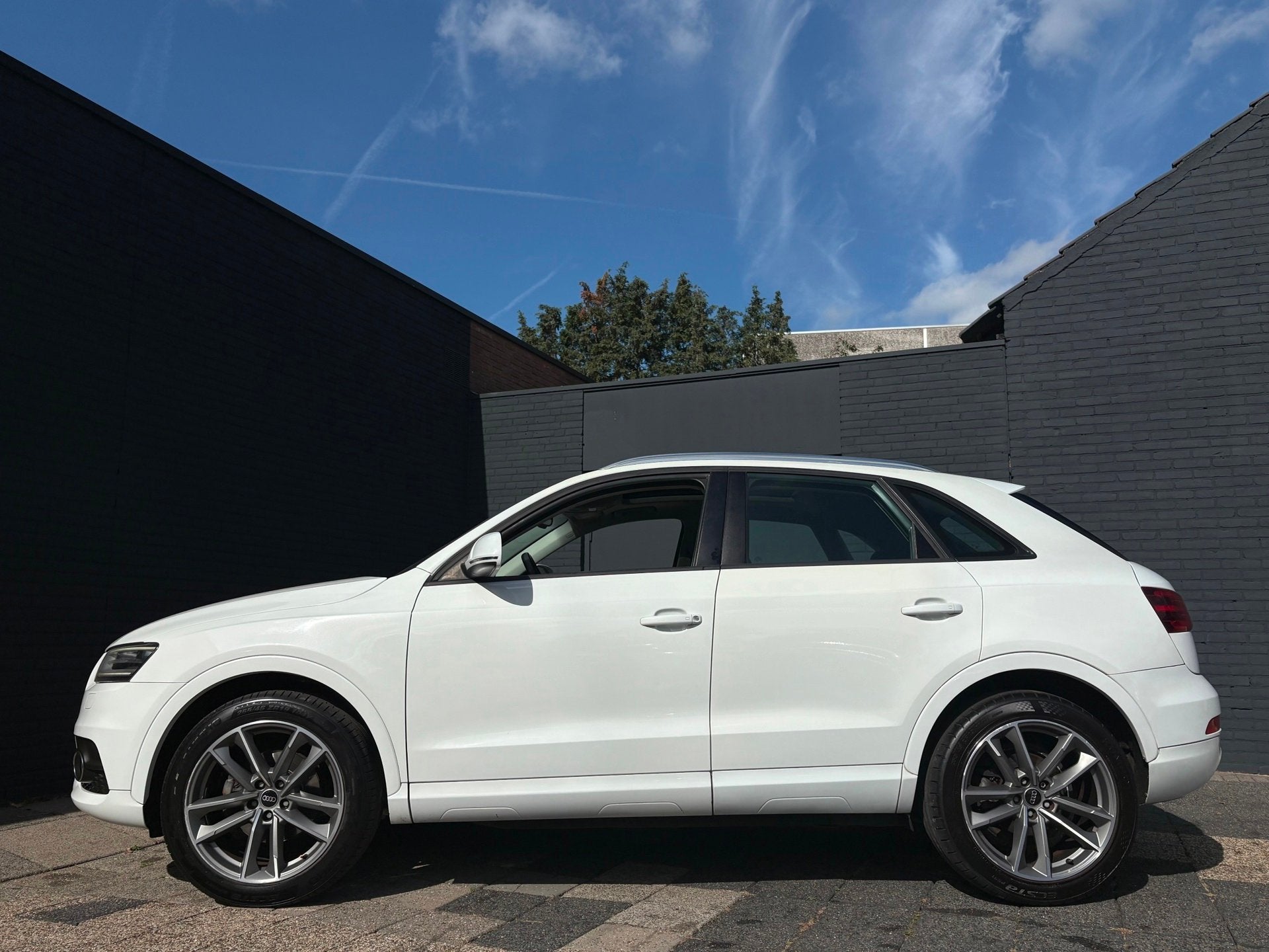 Foto 3 van Audi Q3 2.0 TFSI Quattro Automaat | Pano | Stoelverw. | Trek